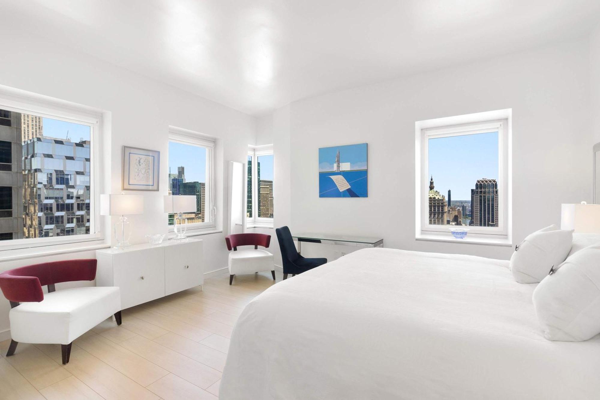 Corporate Or Luxury 4 Bedroom Penthouse Steps From Times Square Sleeps 8 *